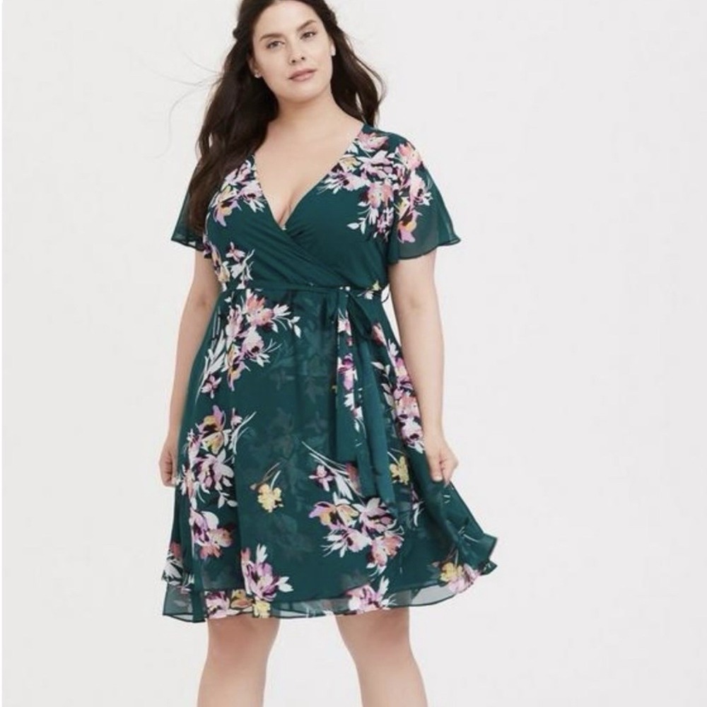 Torrid Green Floral Chiffon Flutter Sleeve‎ Wraps Dress Office Teacher Casual 1X